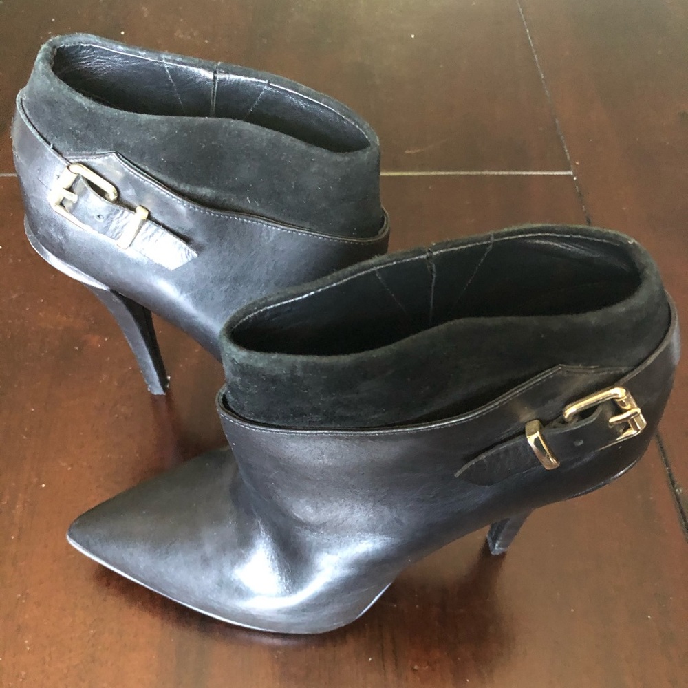 Kenneth Cole Booties 🖤 - Picture 6 of 16